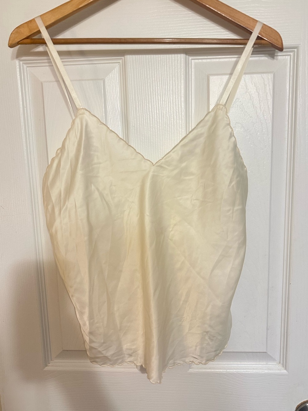 VTG Nightwinds Satin Camisole Tank Top L Ivory Scalloped Dainty Coquette Romance